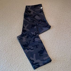 Zyia camo crops